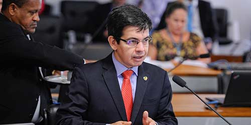 Proposta de senador revoga reforma trabalhista, mas mantém fim do imposto sindical
